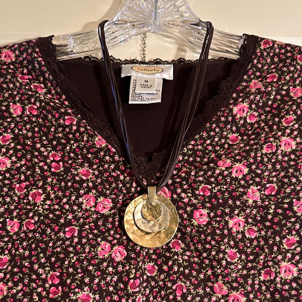 Brown Talbots Top with Rose Design - Picture 9 of 9